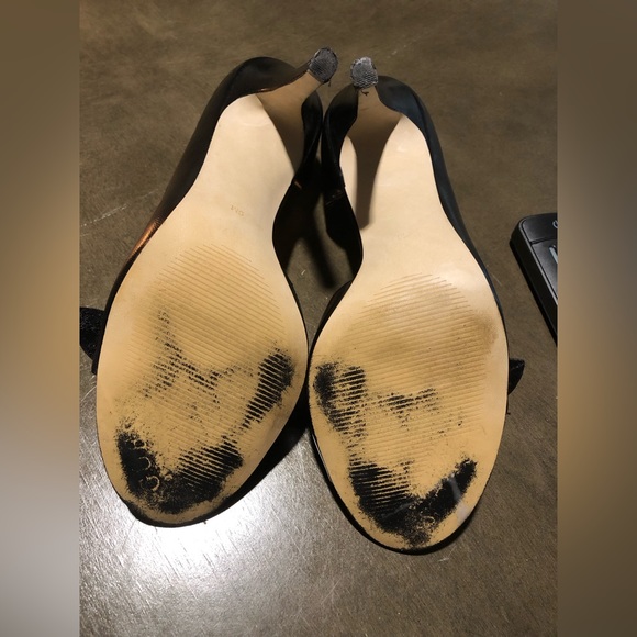 Guess - Picture 5 of 10